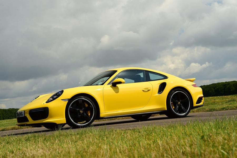  Porsche 911 Turbo Coupe 2016 года  (UK) (фото 8 из 9)